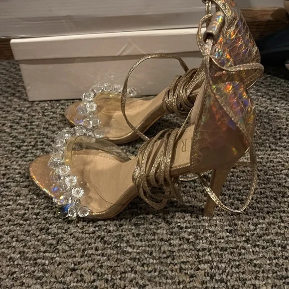 🔥2/$10 3/$12 Akira Metallic Heels size 9 - Picture 3 of 5